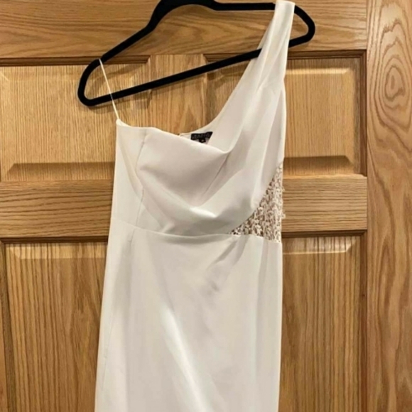 MARIA BIANCA NERO Olivia Lace Inset One-Shoulder G - Picture 3 of 9